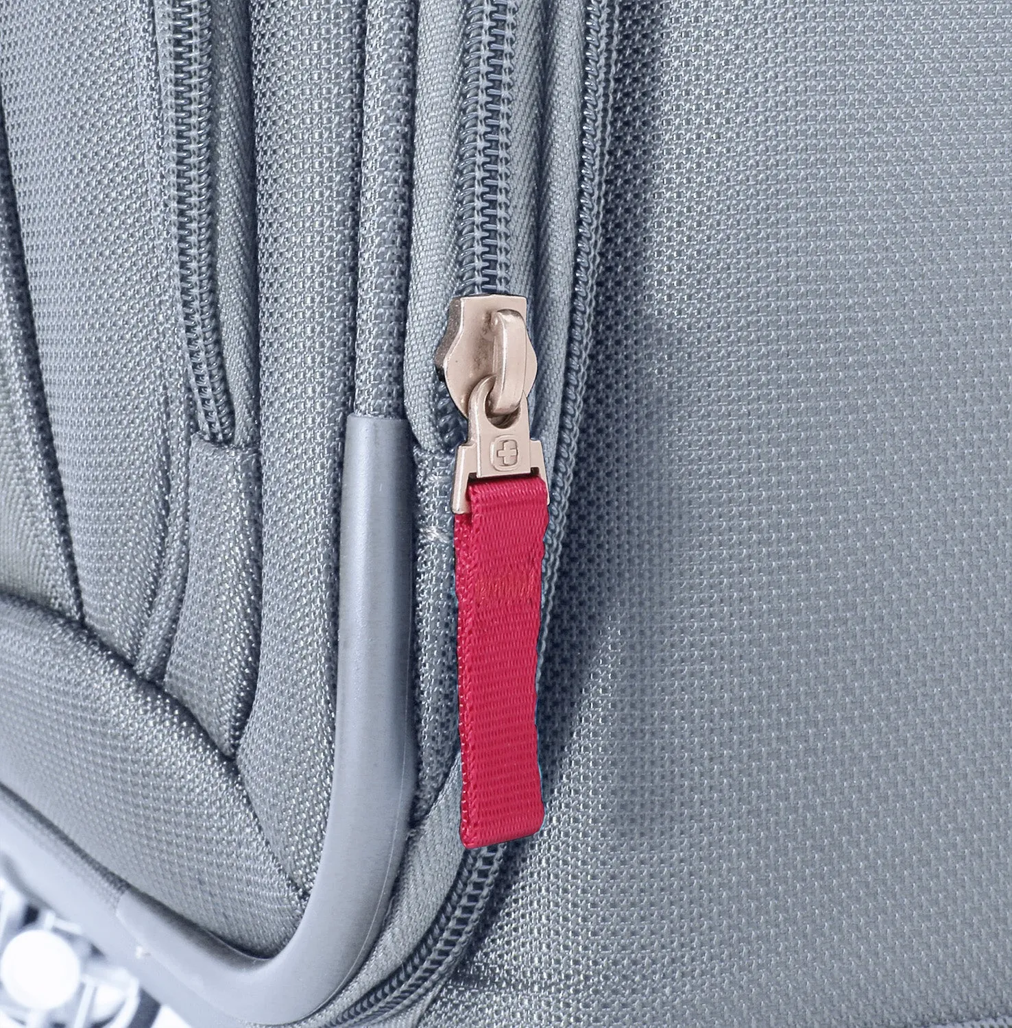 SwissGear Tensilite Large Checked Spinner kuffert sølv/blå 29"
