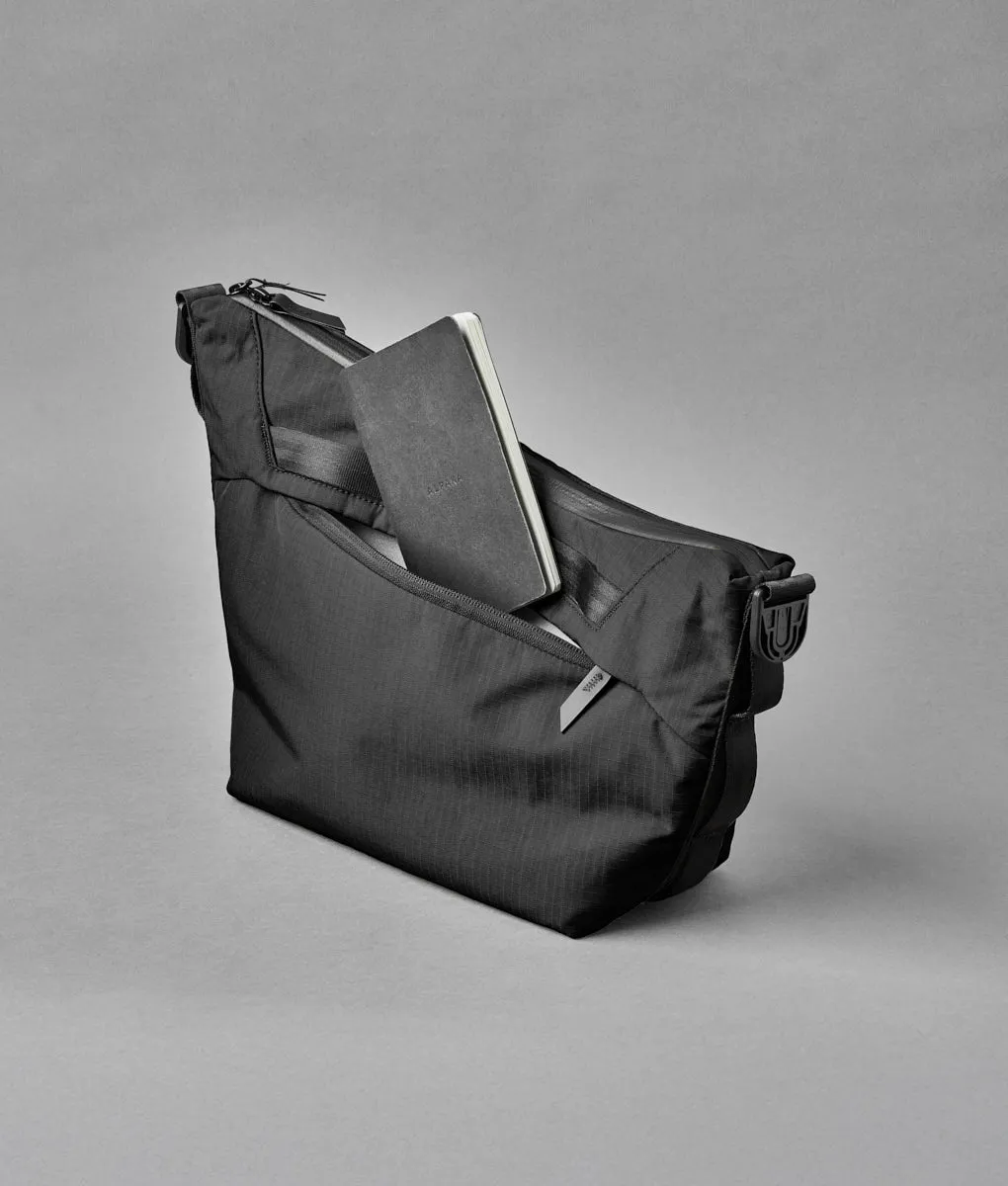 Alpaka Flow Satchel skuldertaske 4L sort