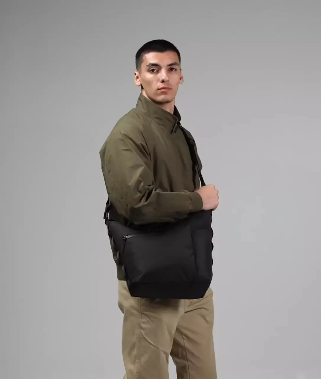 Alpaka Flow Satchel 10L skuldertaske sort laptop