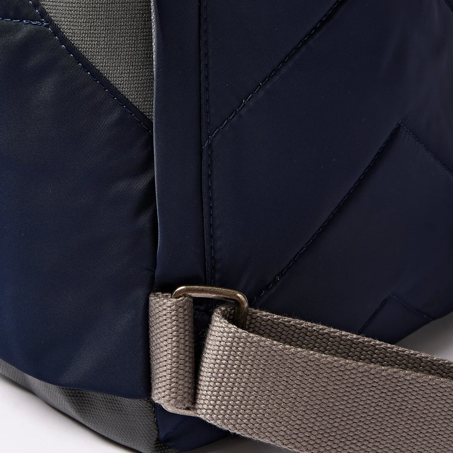 Roka London Canfield Roll Top rygsæk Midnight Stripe S 9,8 liter