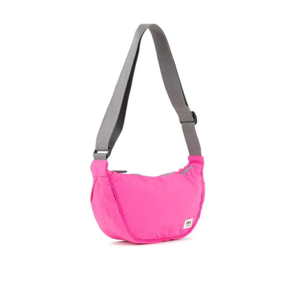 Roka London Farringdon halvmåne taske Hot Pink
