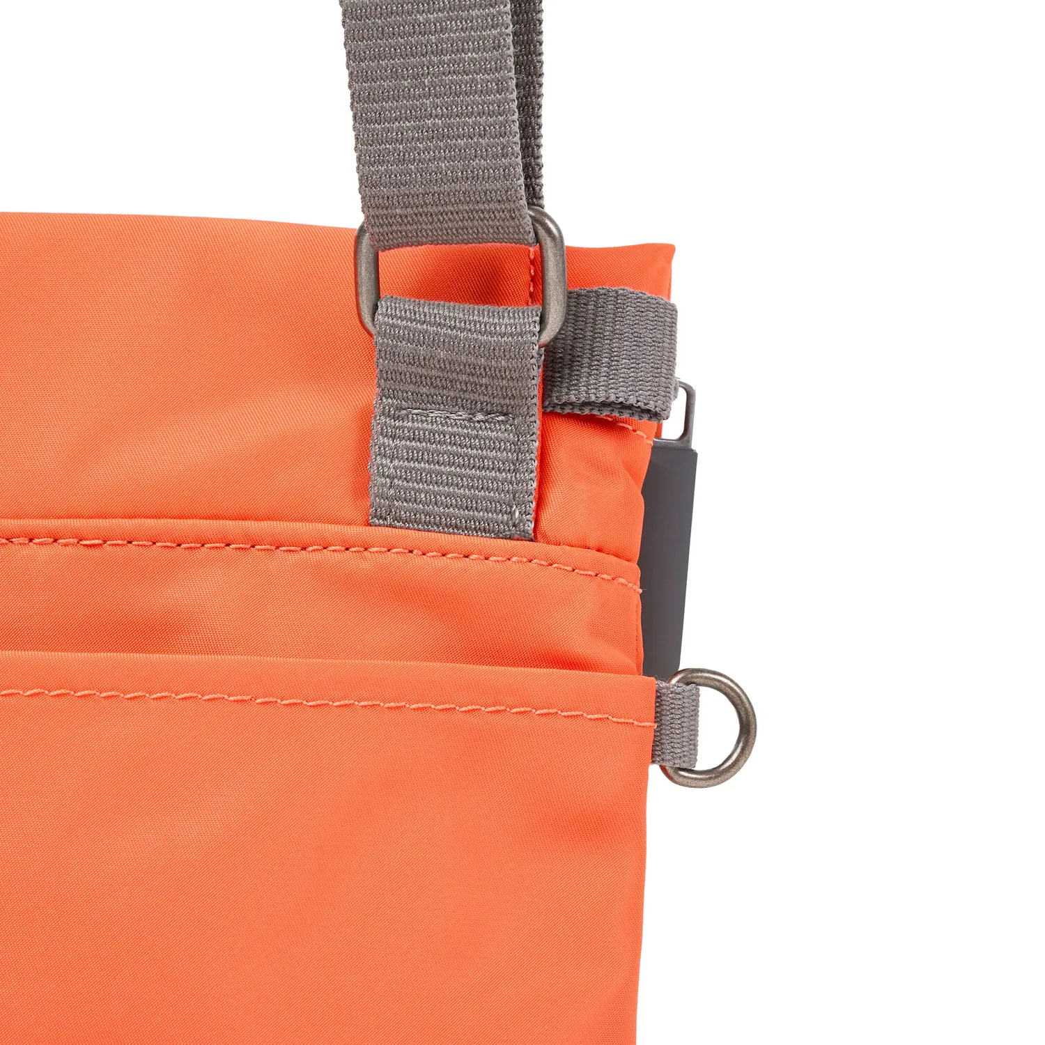 Roka London Stratford Small crossbodytaske firecracker