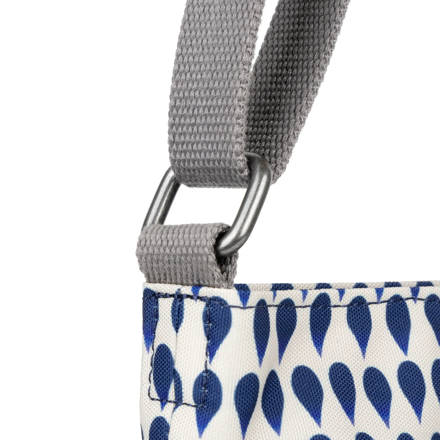 Roka London Kennington crossbody Denim Rain Medium vandafvisende