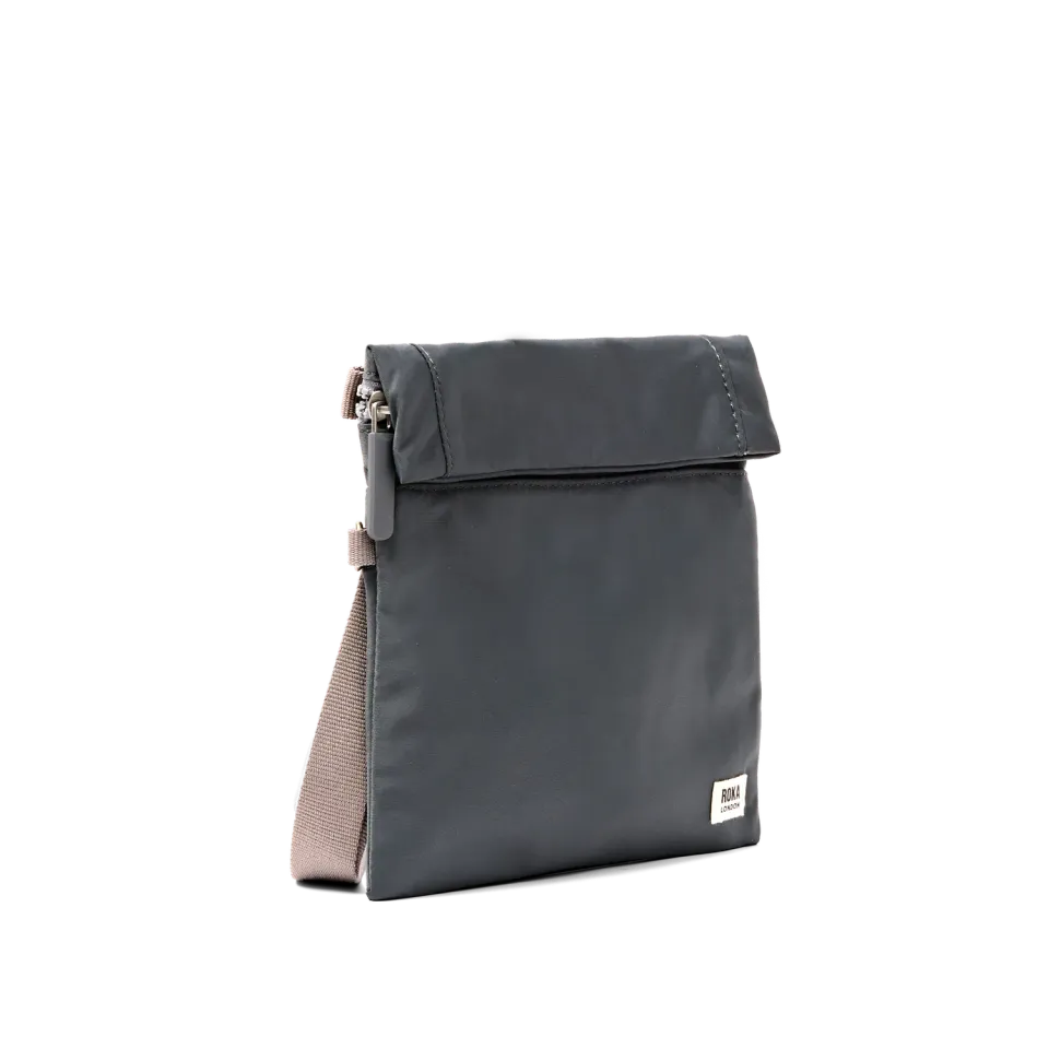 Roka London Stratford crossbody taske Small Beluga rolluk