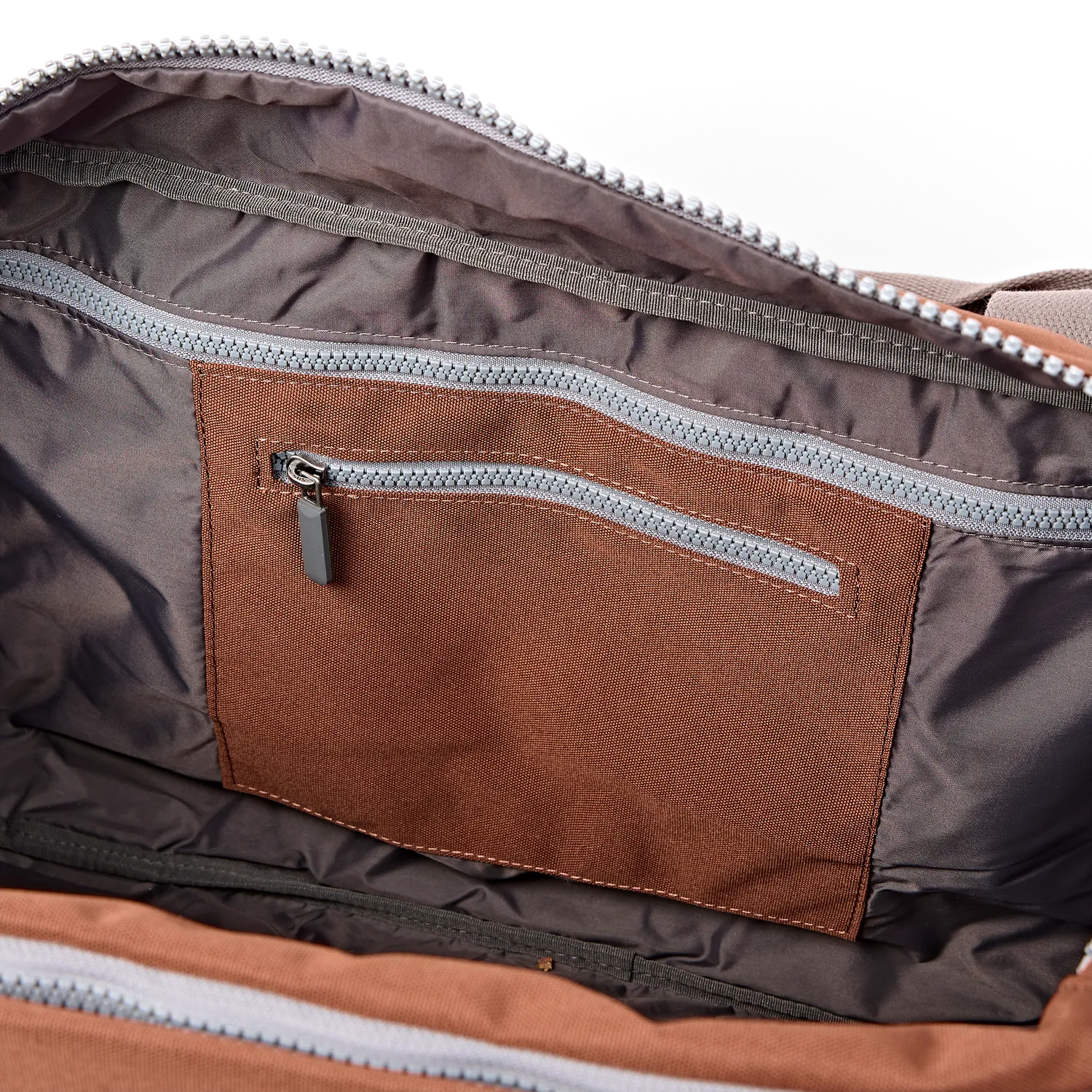 Roka London Gatwick duffel rejsetaske Medium Cinnamon