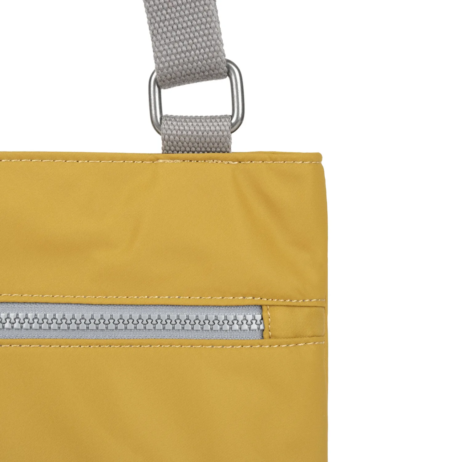 Roka London Moorgate messenger taske Corn Medium
