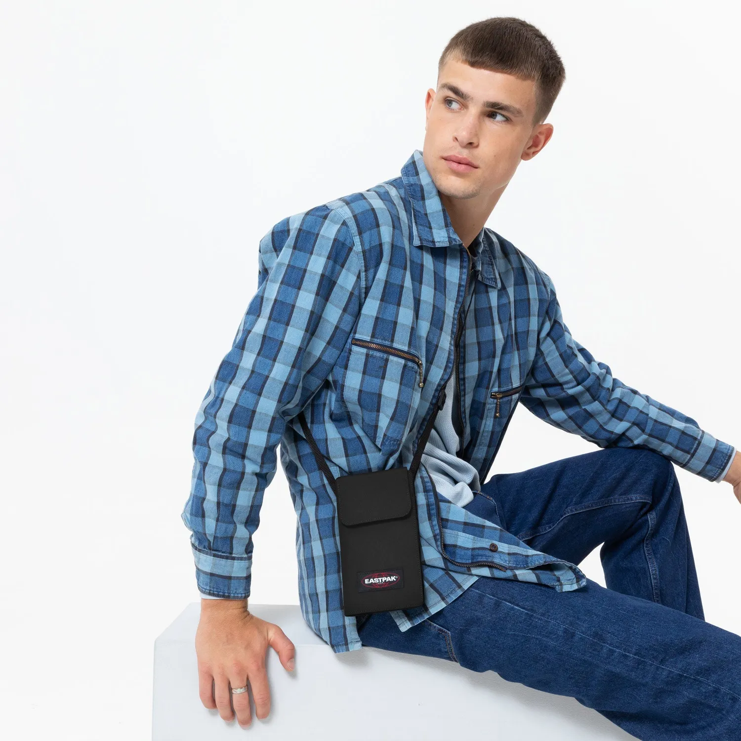 Eastpak Daller Pouch pung sort crossbody vegansk