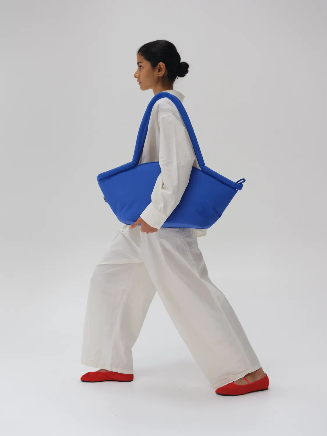 Ölend Haku skuldertaske cobalt blue vandafvisende