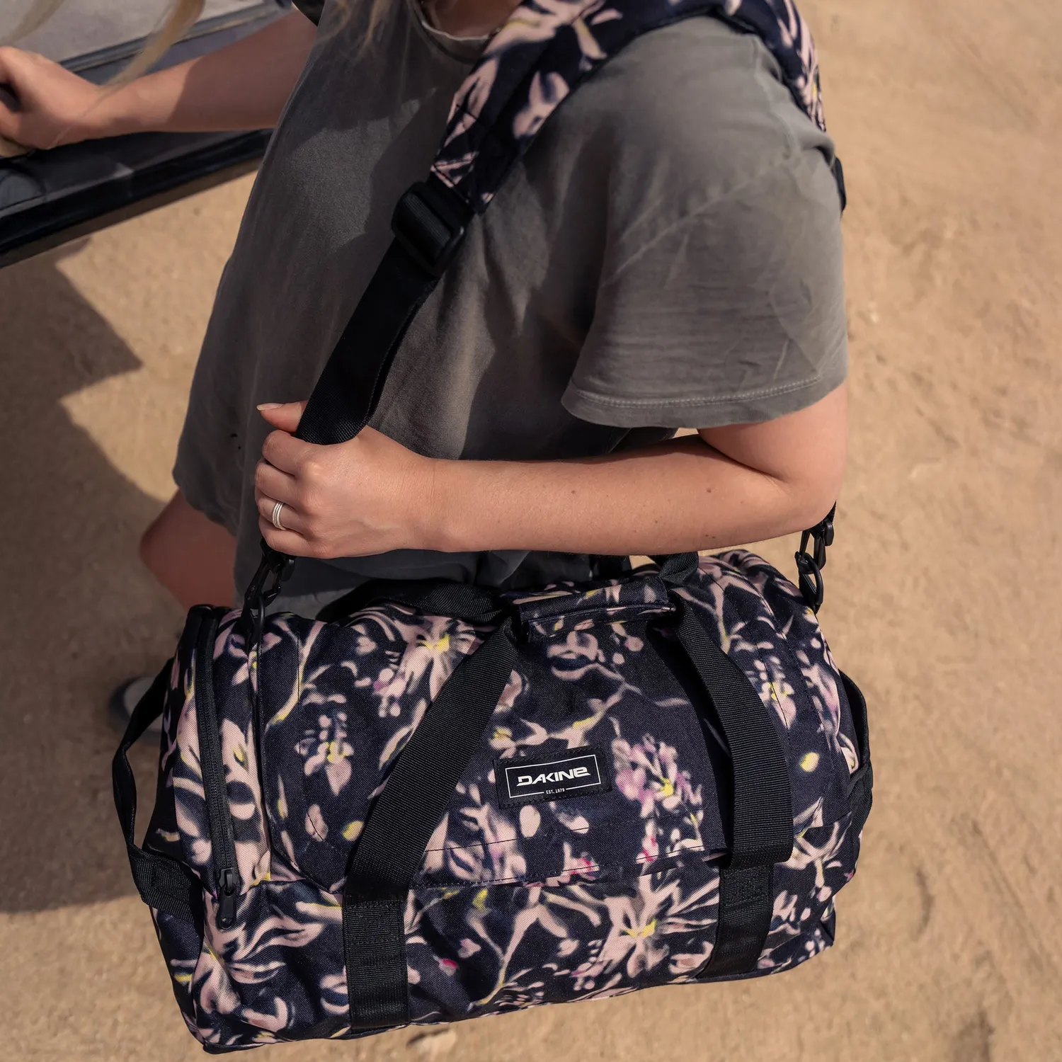 Dakine EQ Duffel rejsetaske 35L carbon