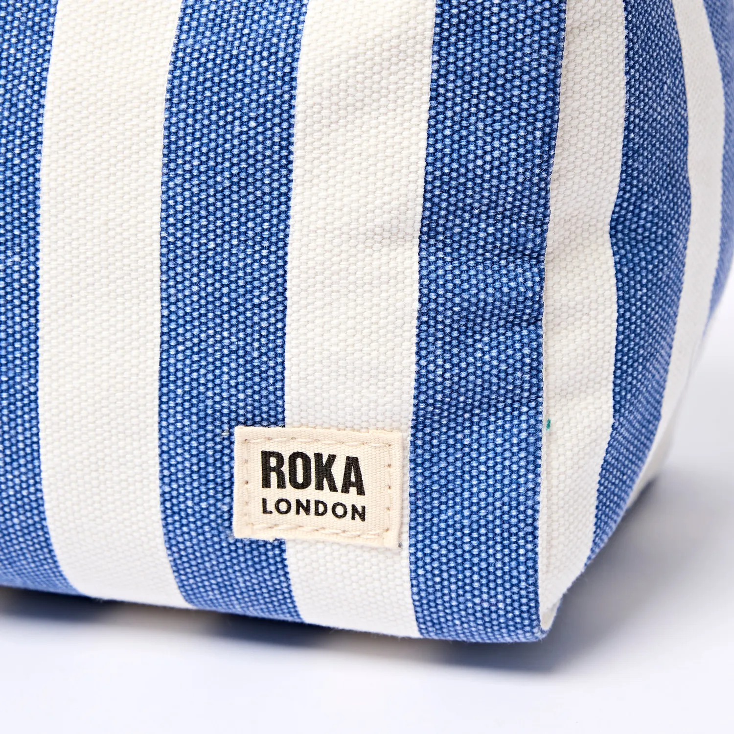 Roka London Maygrove Small toilettaske denim stribet