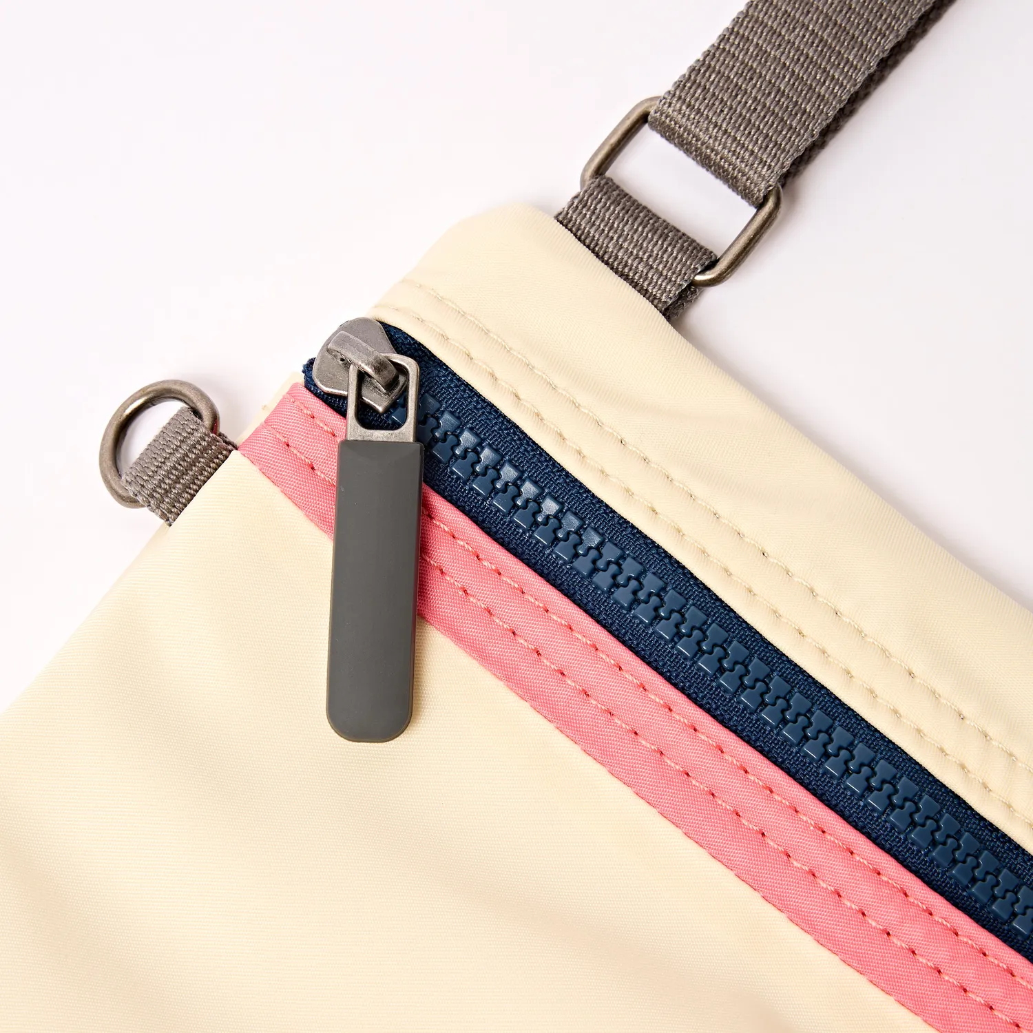 Roka London Chelsea Pocket crossbody taske wax paper stripe 0,3L