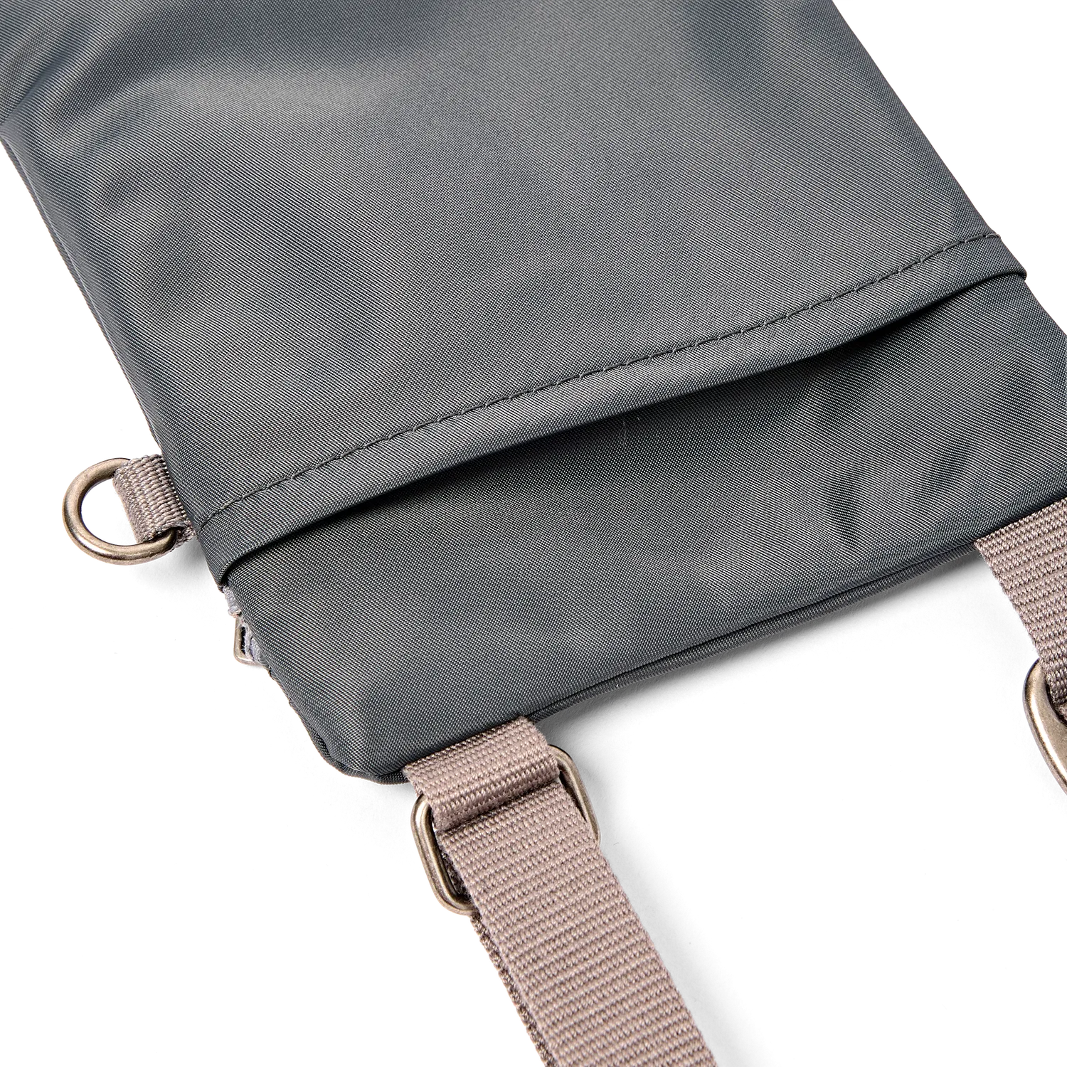 Roka London Chelsea Pocket sling Beluga Extra Small