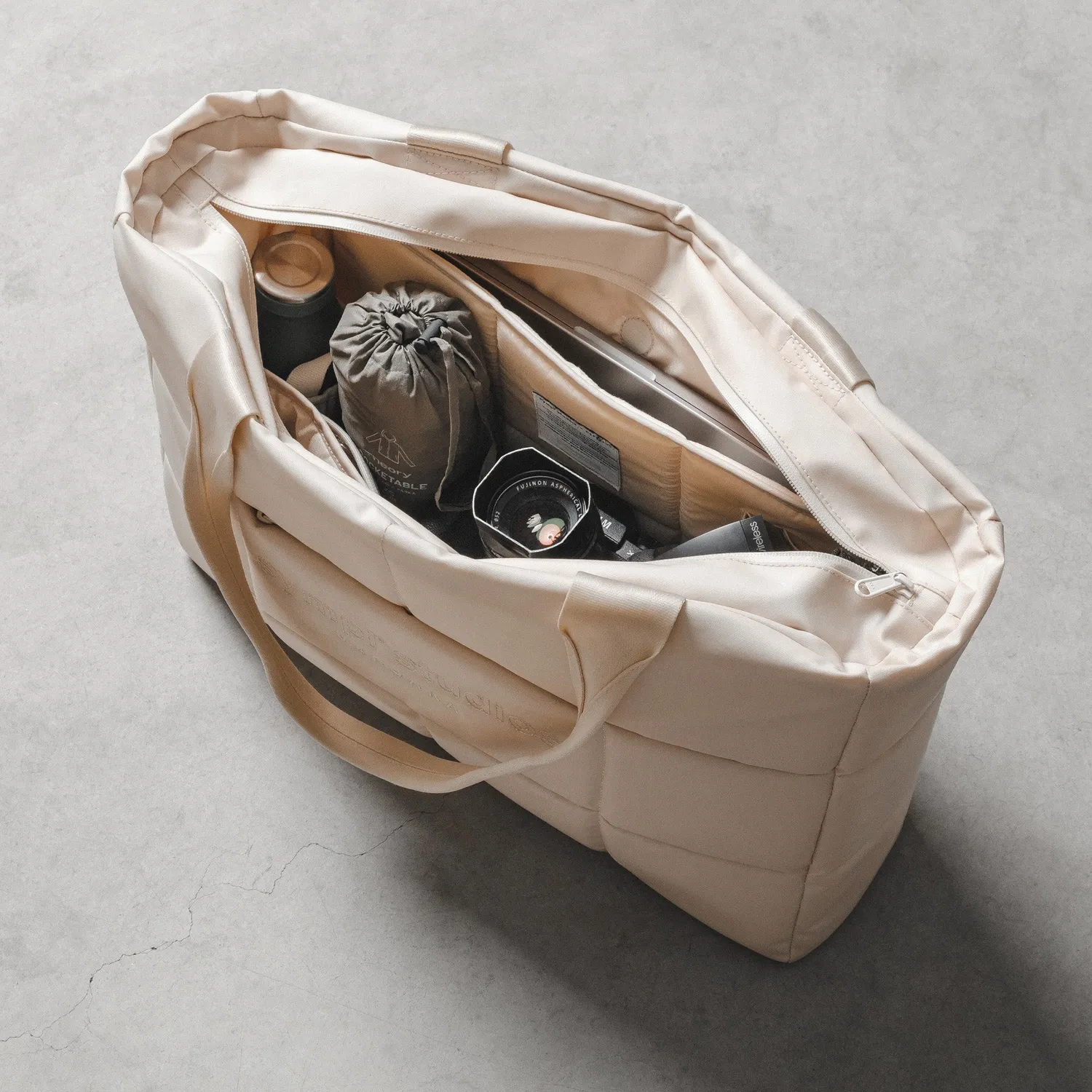Sympl Vergara Tote taske creme med laptoprum