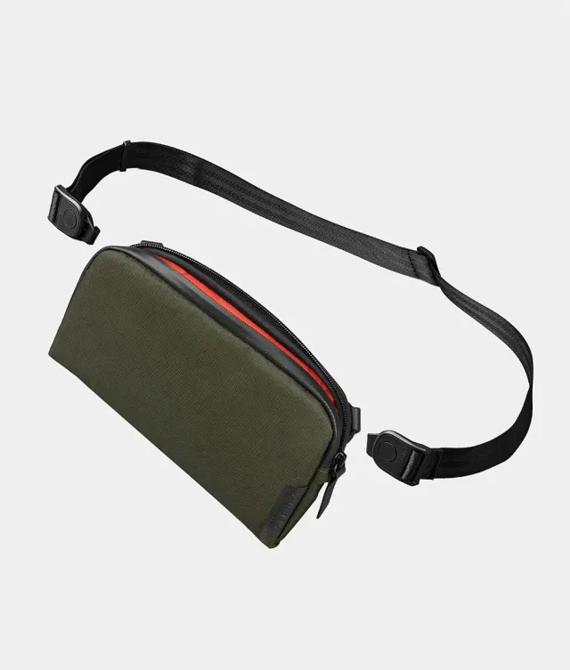 Alpaka Flight Pouch rejsepung sort Ultradyne slank
