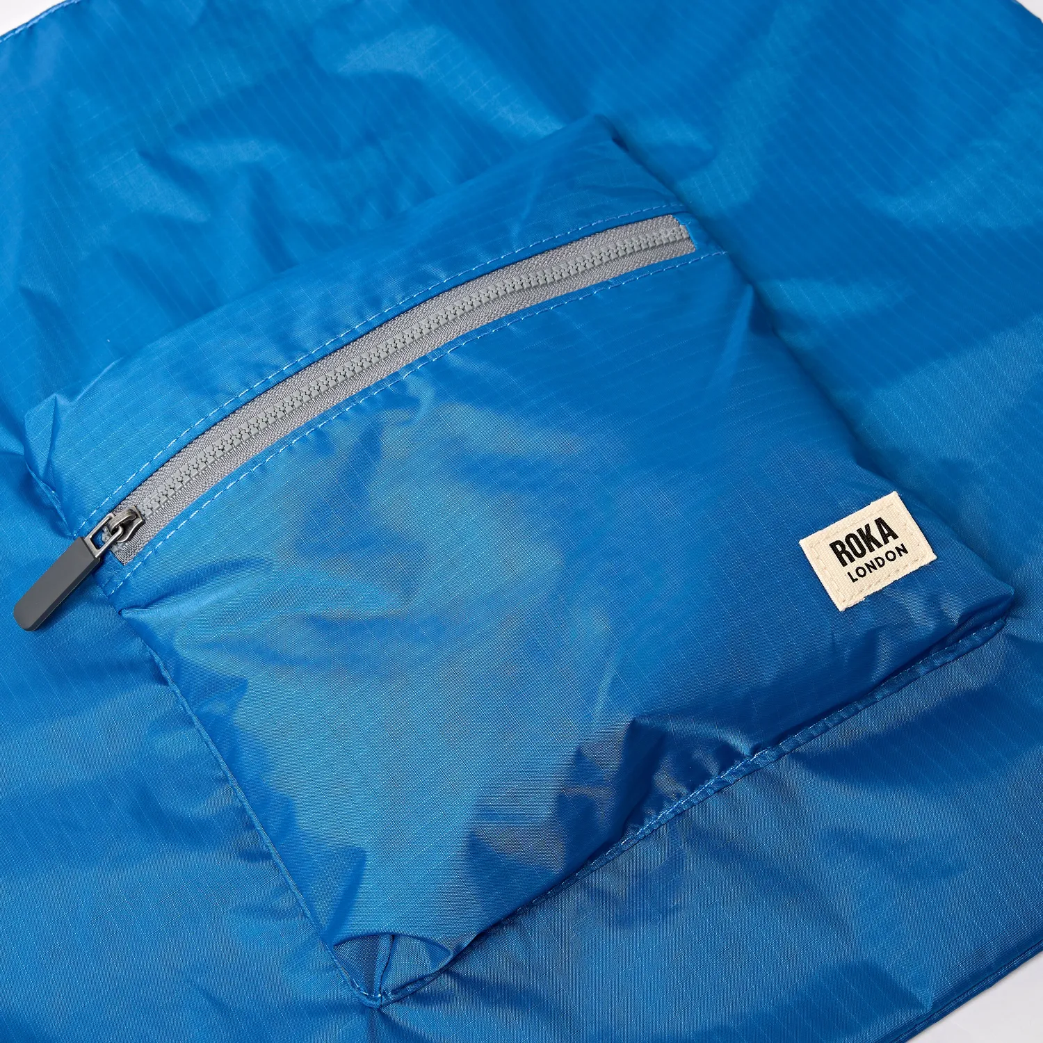 Roka London Borough Shopper mulepose Medium Malibu Blue let