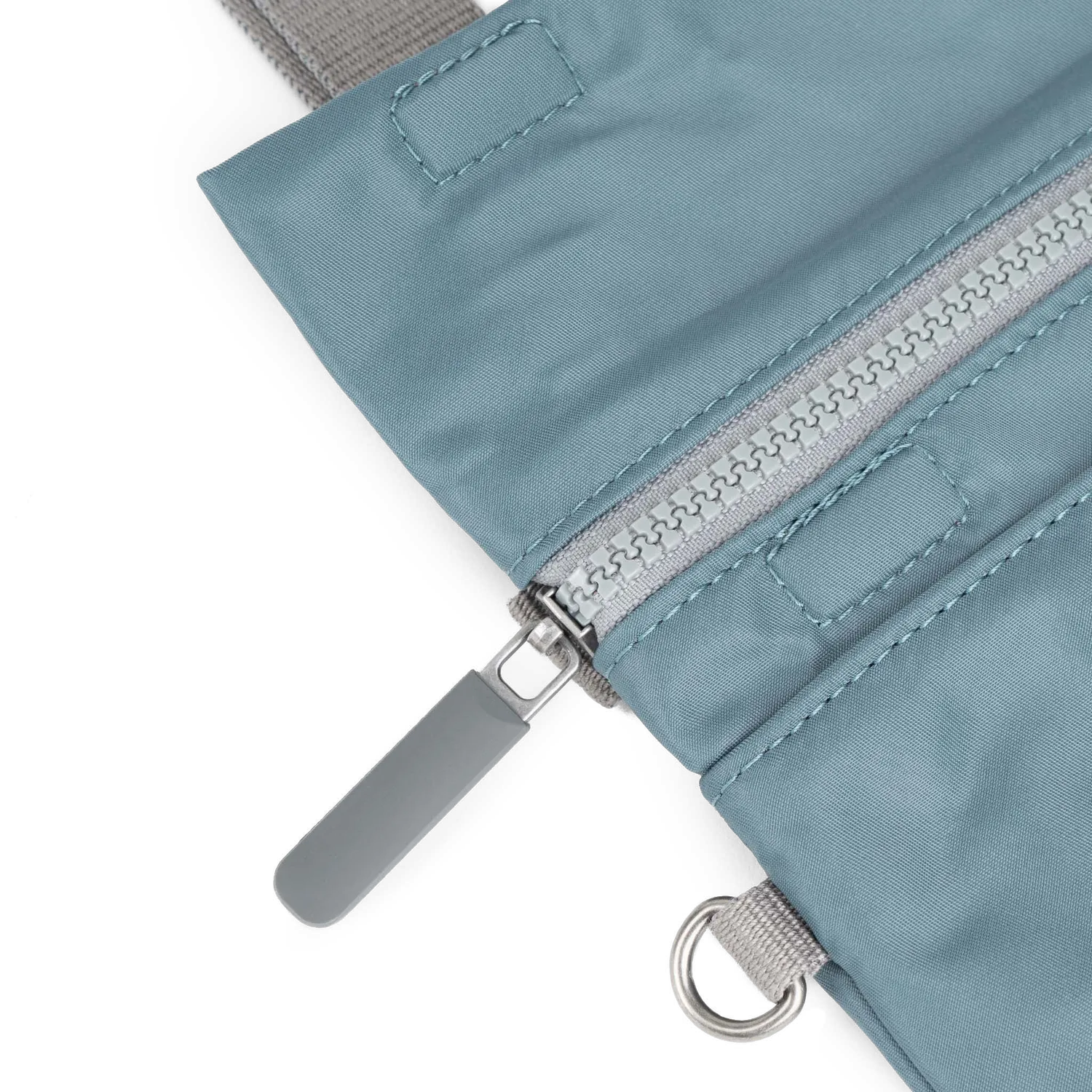 Roka London Stratford crossbody taske S airforce 0,5 liter