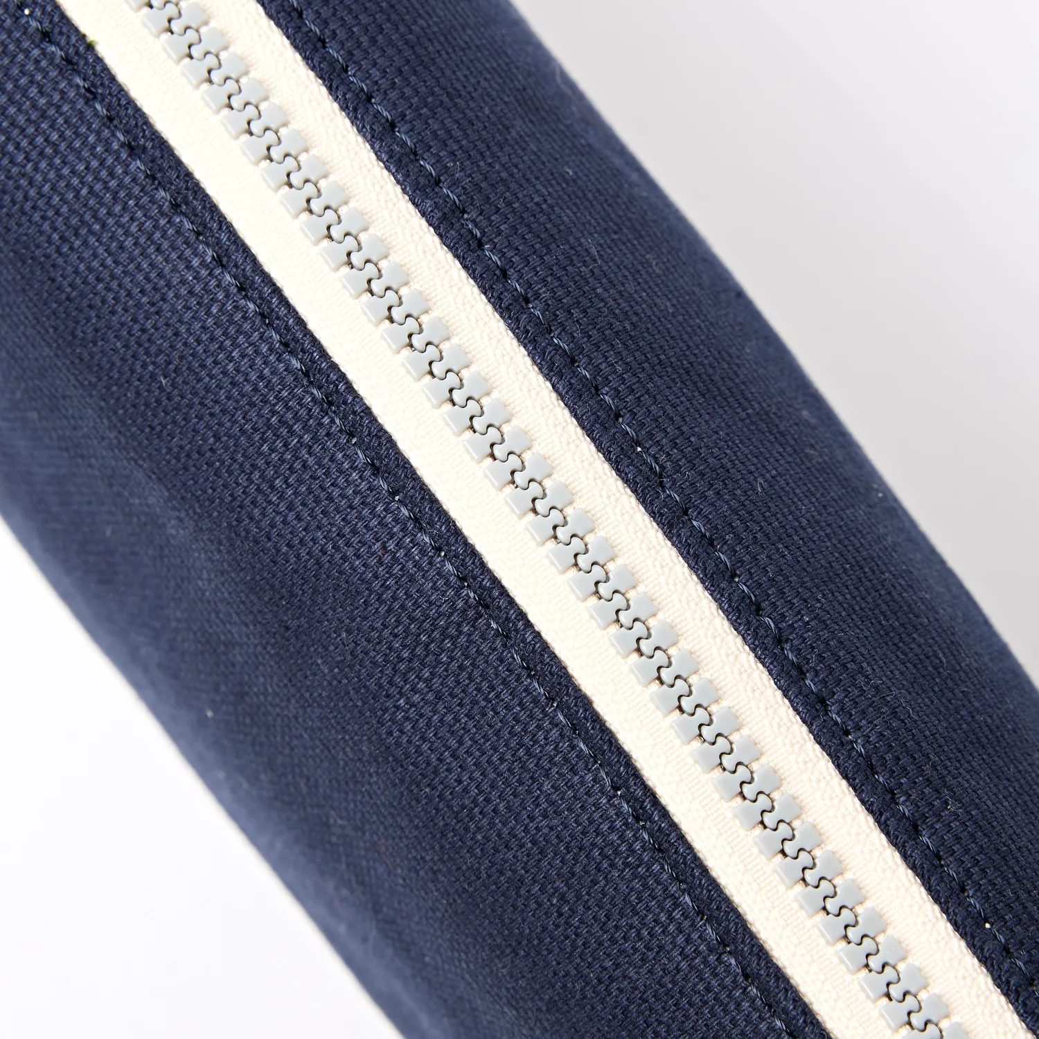 Roka London Maida Vale pouch midnight small vandafvisende