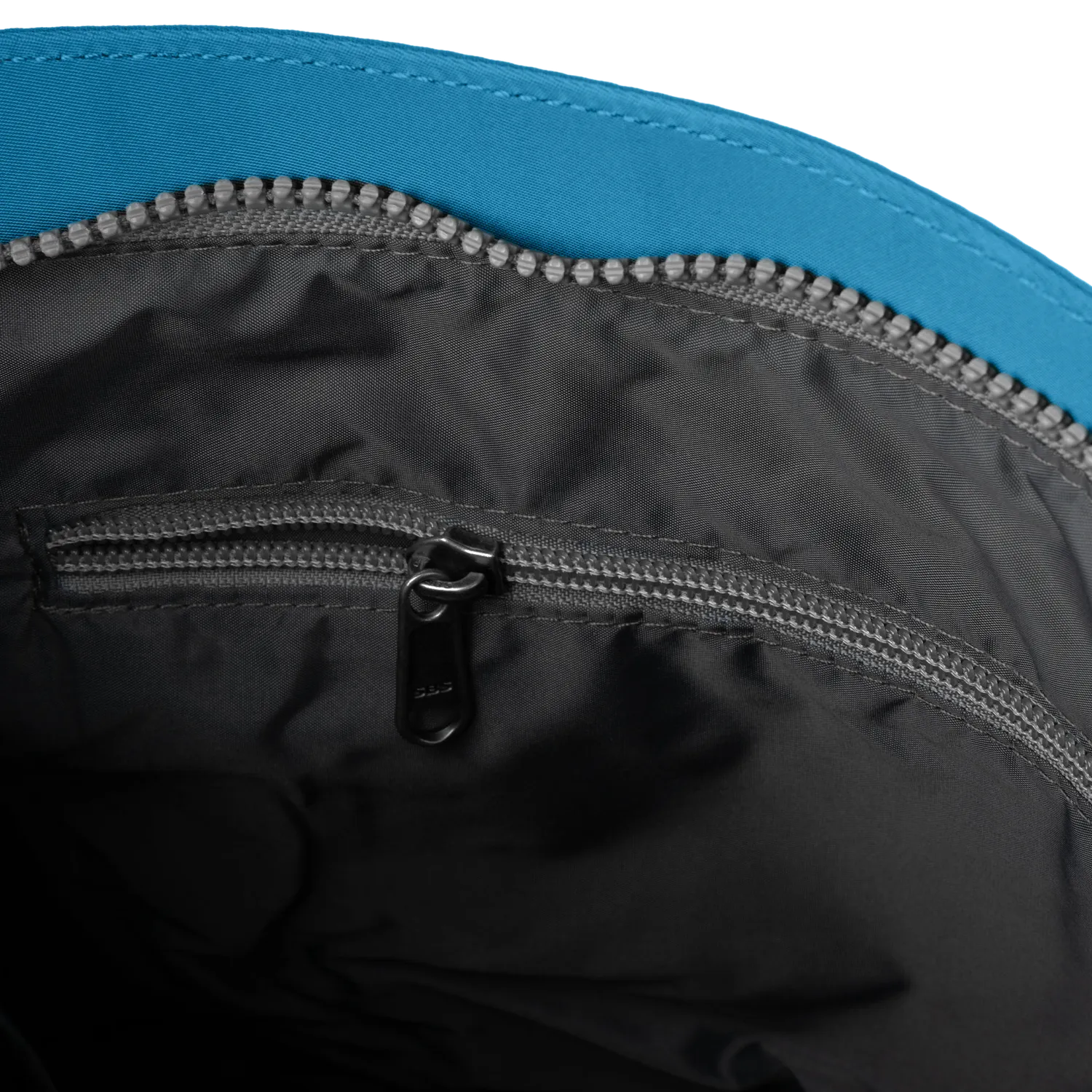 Roka London Kennington skuldertaske Medium marine