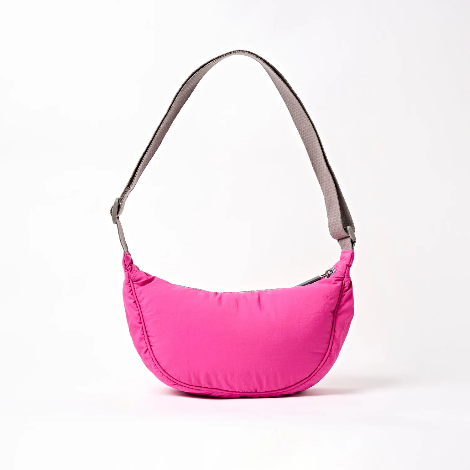 Roka London Farringdon Half Moon Bag crossbody taske Small very berry