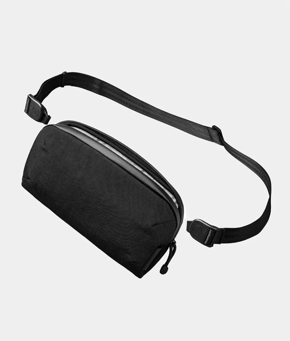Alpaka Flight Pouch Pro rejsetaske sort rummelig