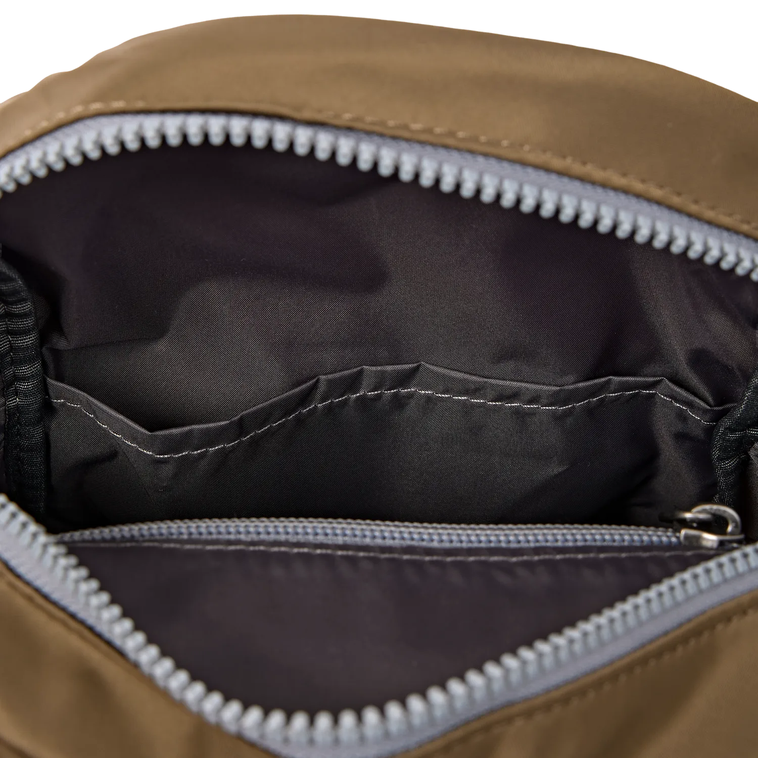 Roka London Willesden skuldertaske Large 5 liter Army