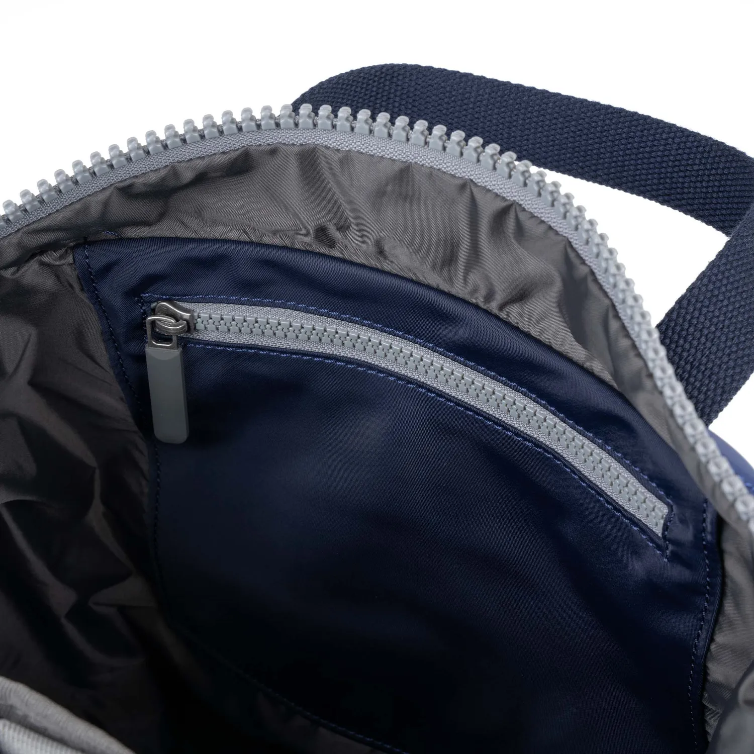 Roka London Canfield roll top rygsæk indigo medium vandtæt