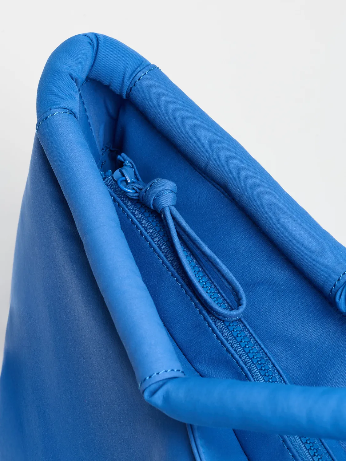 Ölend Haku skuldertaske cobalt blue vandafvisende