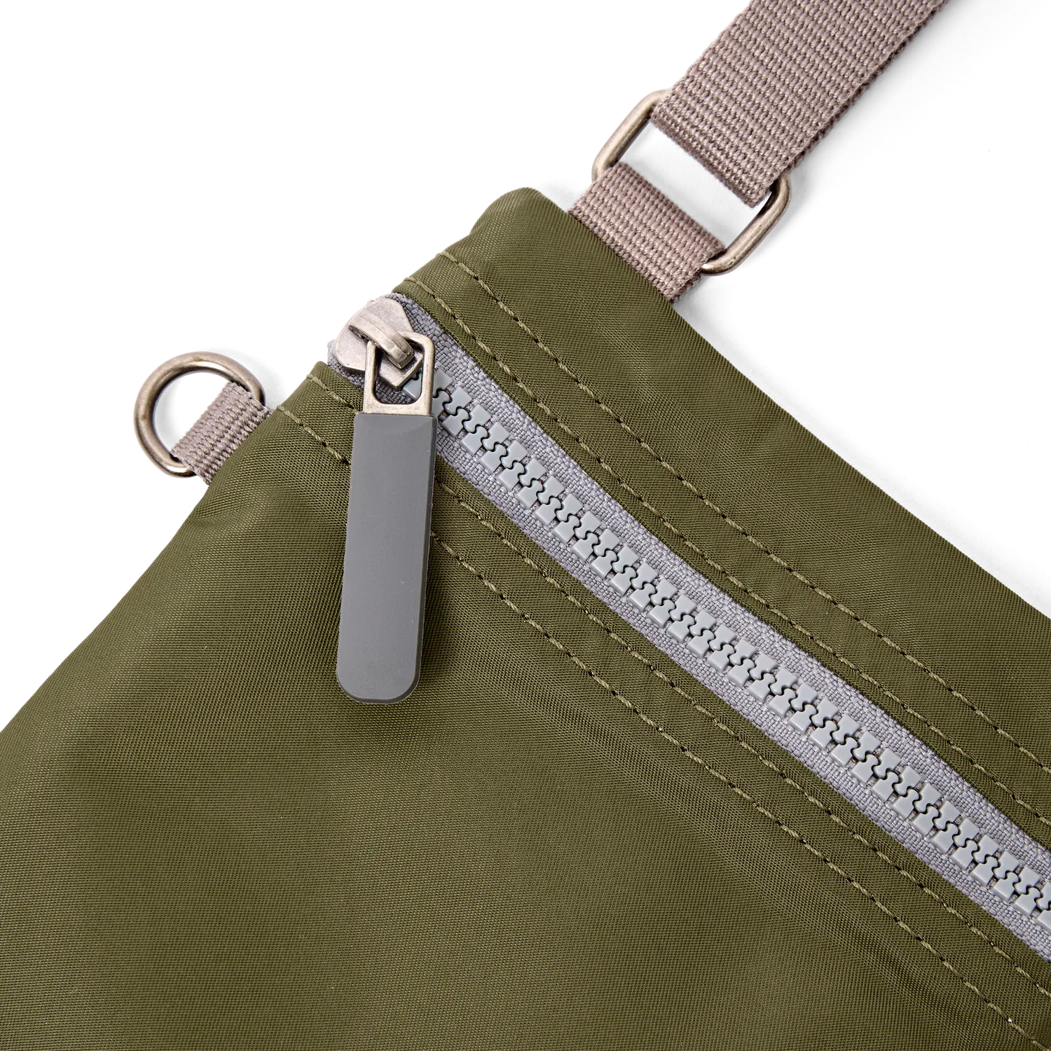 Roka London Chelsea Pocket crossbody taske chive 0,3 liter