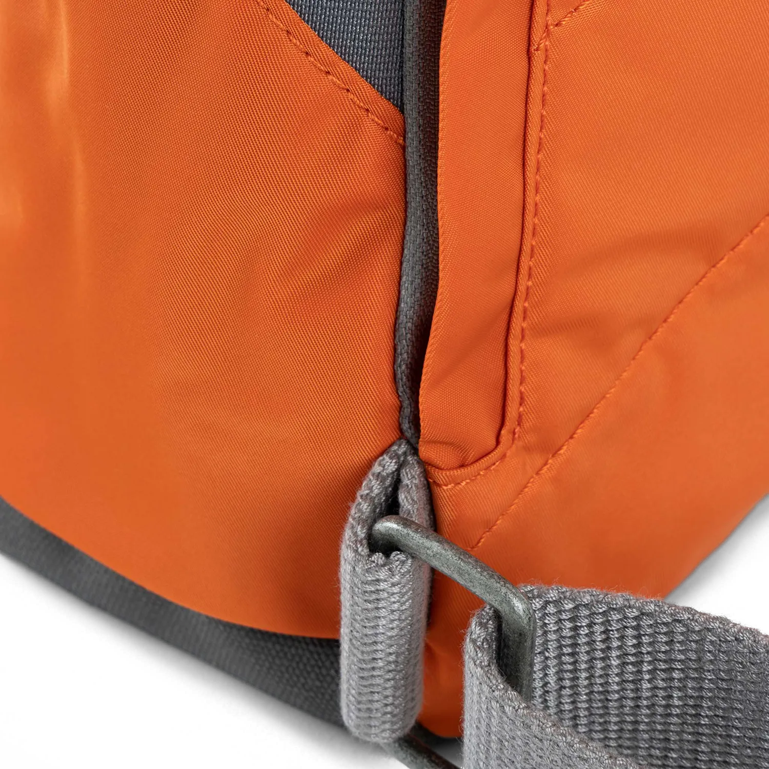 Roka London Canfield rygsæk Medium burnt orange roll-top