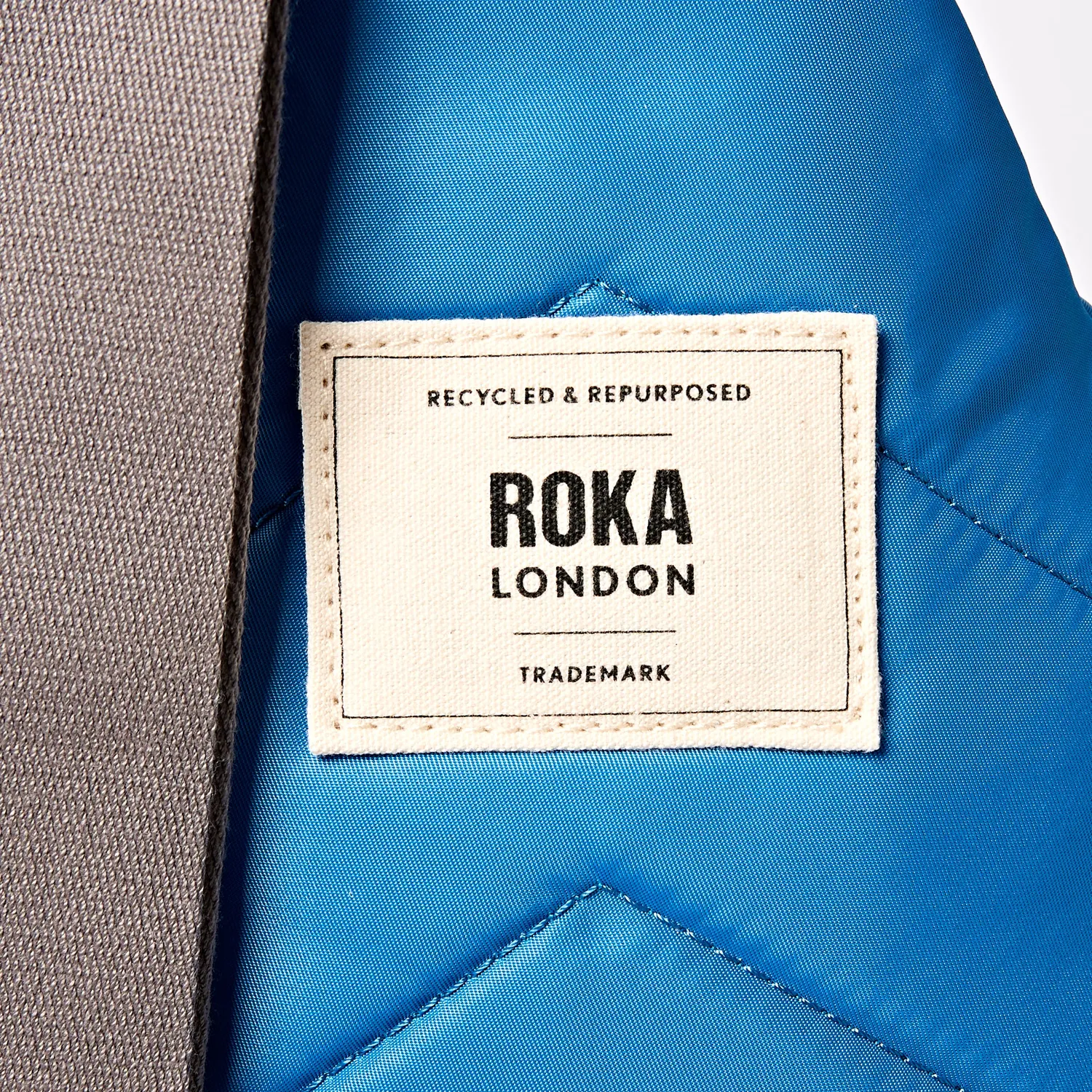 Roka London Willesden Large crossbody taske Malibu Blue 5 liter
