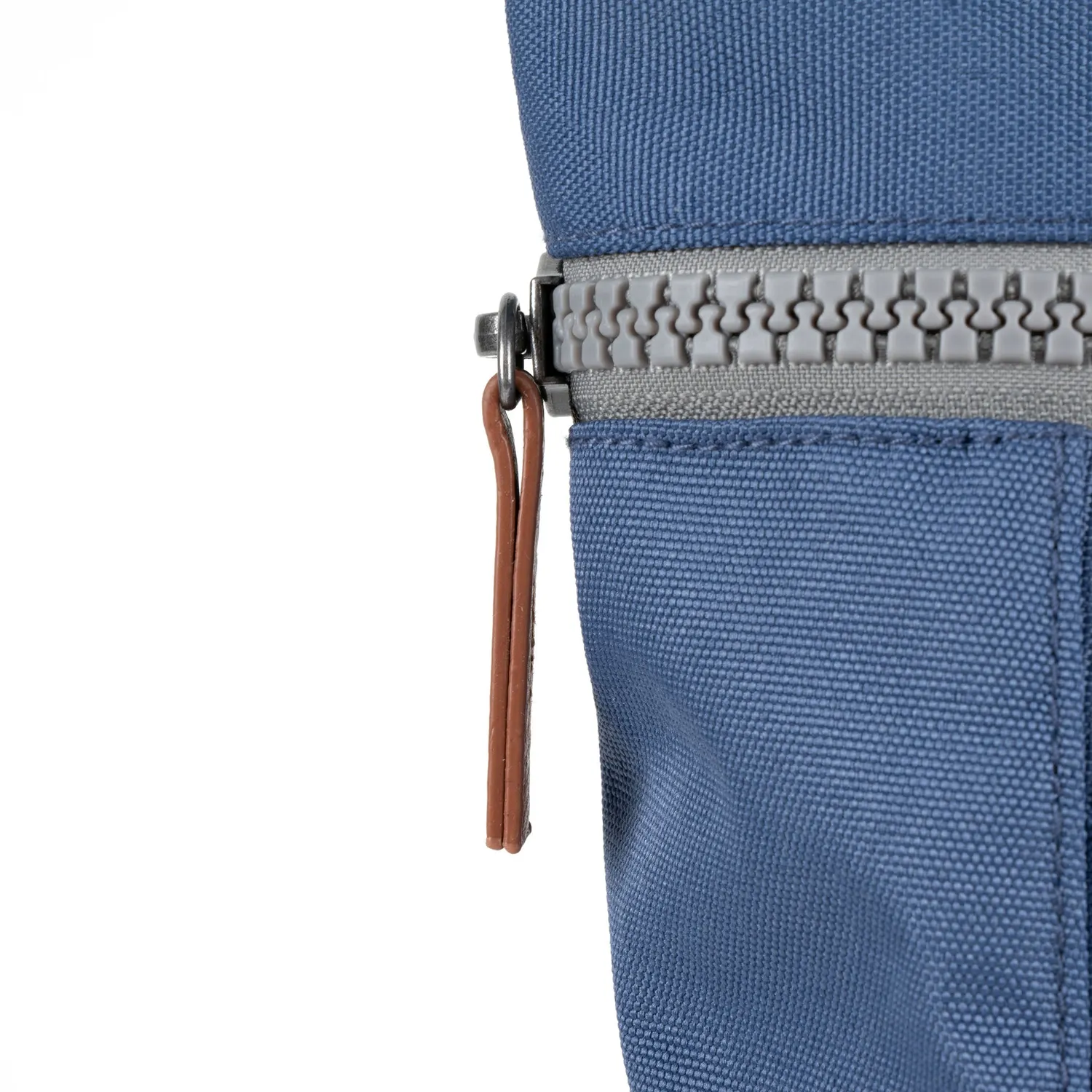 Roka London Finchley Rygsæk Burnt Blue laptoprum vandtæt