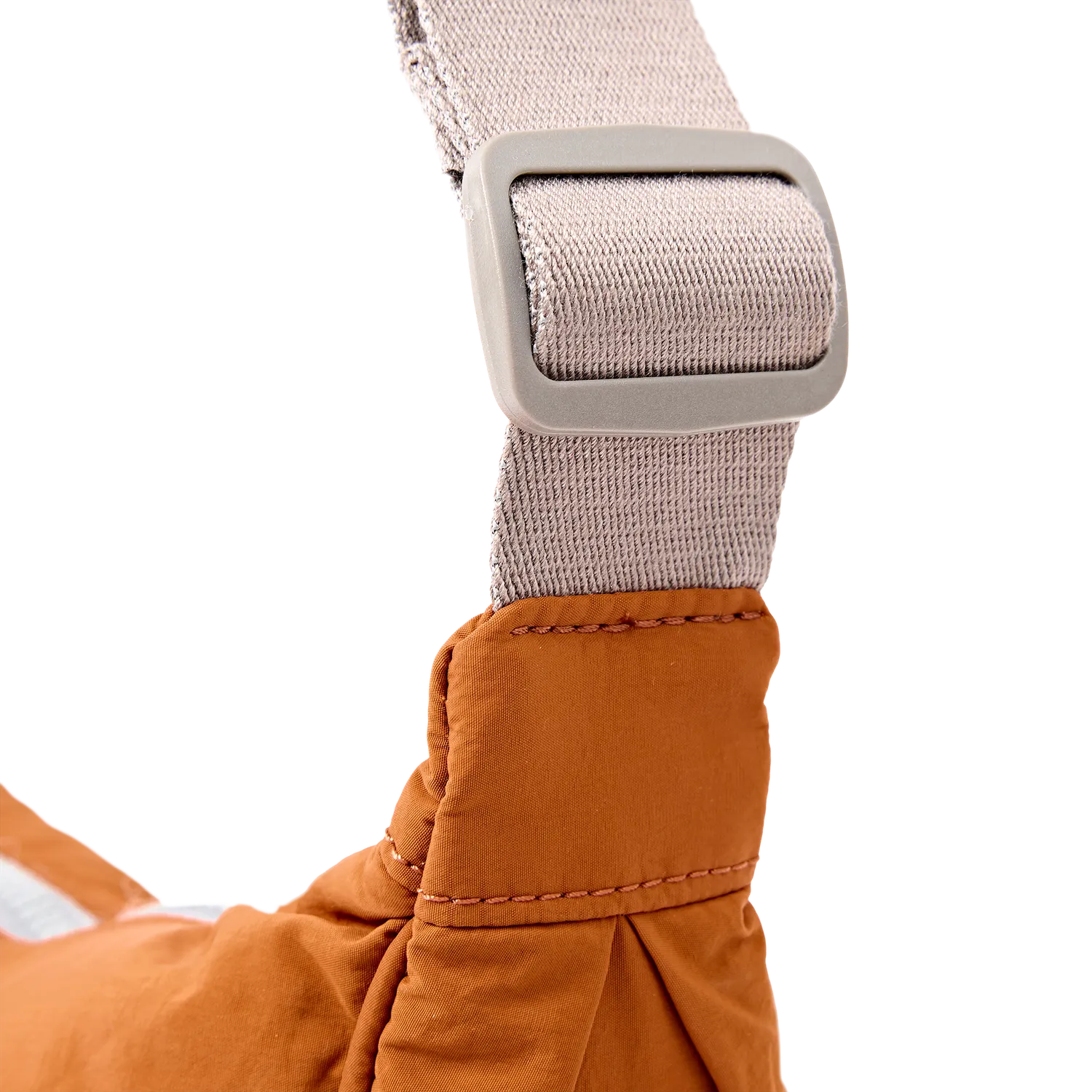 Roka London Farringdon skuldertaske Small 4,2 liter Dijon