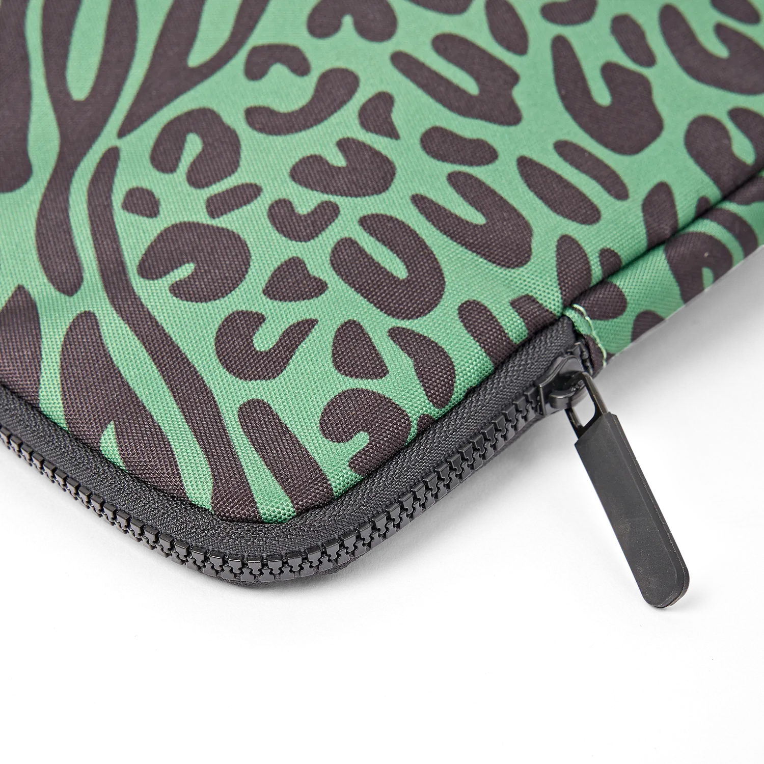 Roka London Brick Lane laptopsleeve mixed animal artichoke 14 tommer