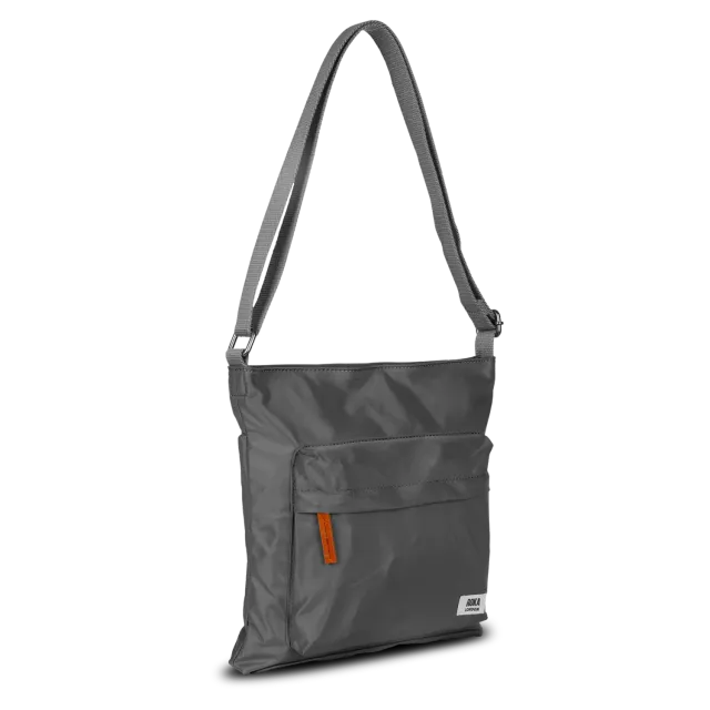 Roka London Kennington crossbody Graphite 2,7 liter