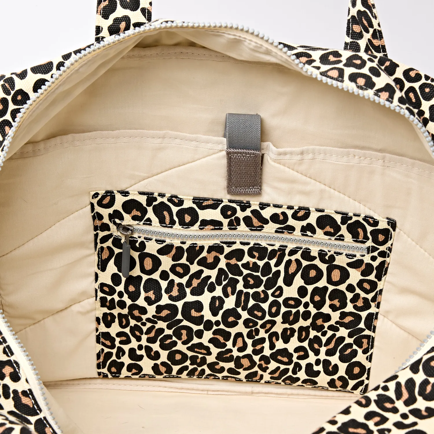 Roka London Sloane skuldertaske Medium savannah leopard laptoprum