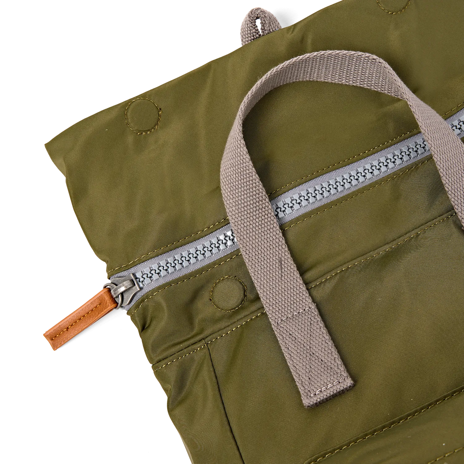 Roka London Canfield Roll Top rygsæk Chive M 16,4 liter