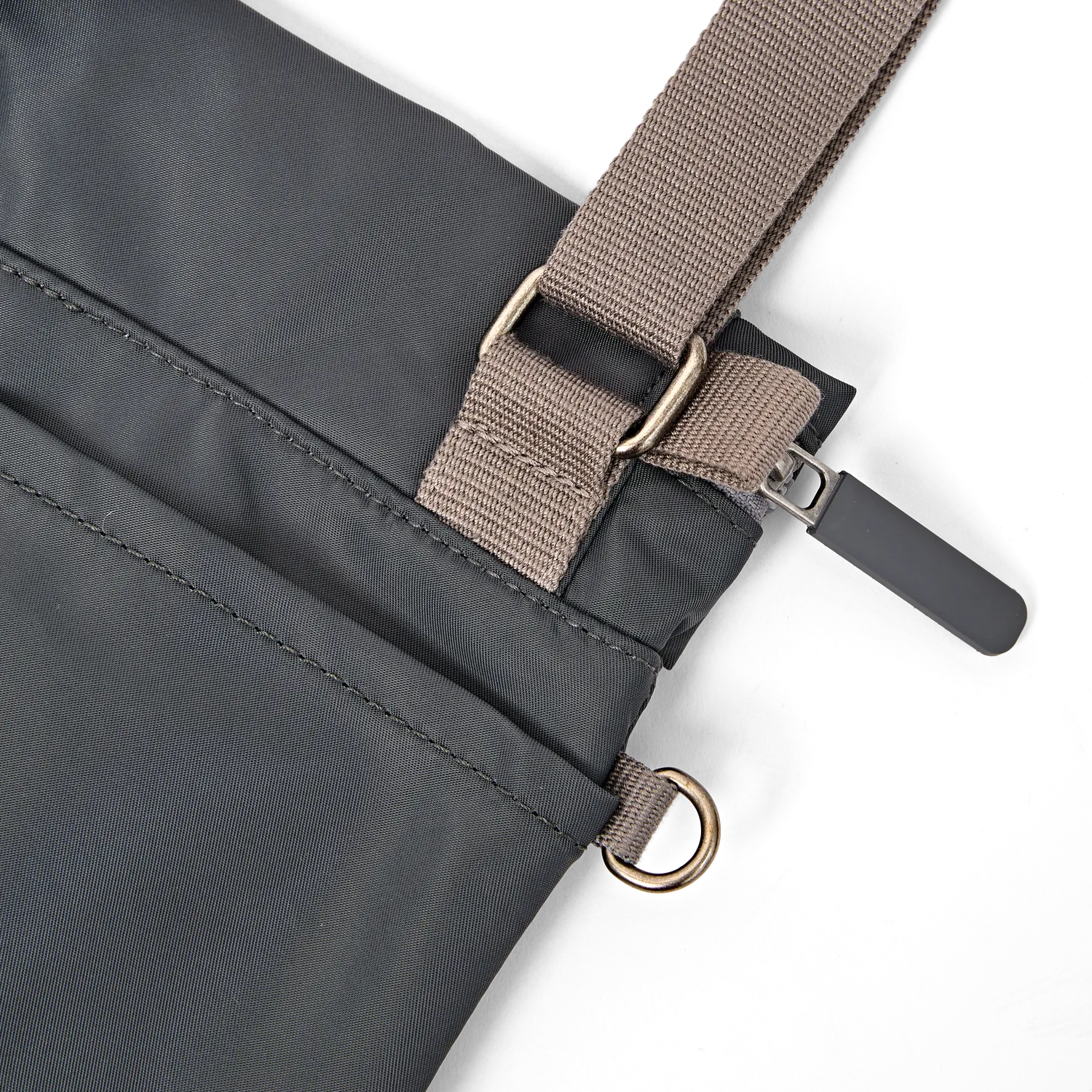 Roka London Stratford crossbody taske Small Beluga rolluk