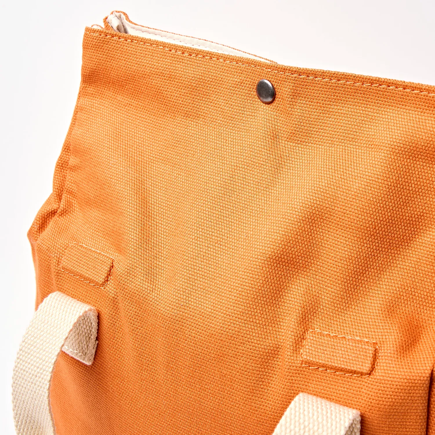 Roka London Hampstead madpakketaske burnt orange isoleret 7,4 L