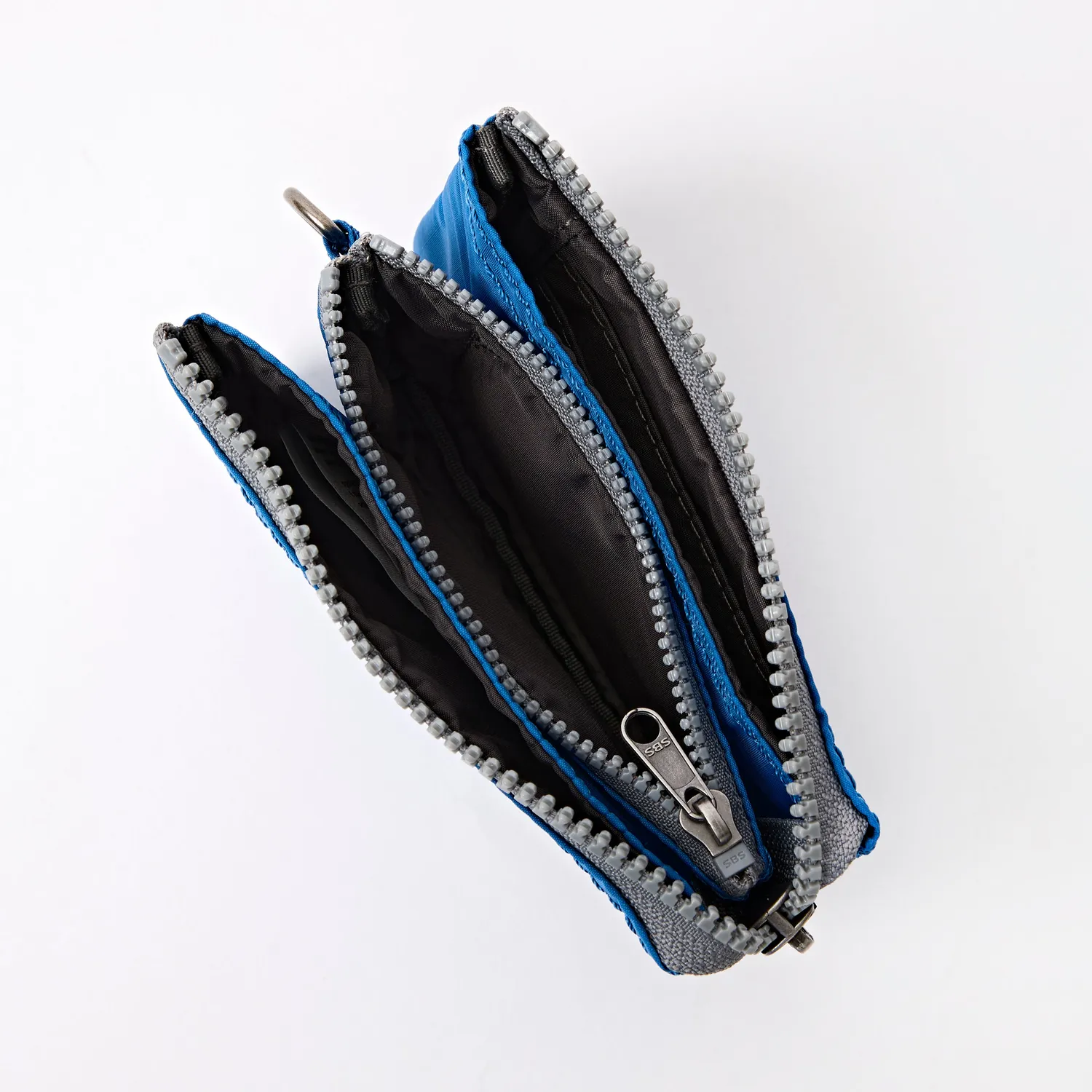 Roka London Carnaby Small pung Malibu Blue med lynlås