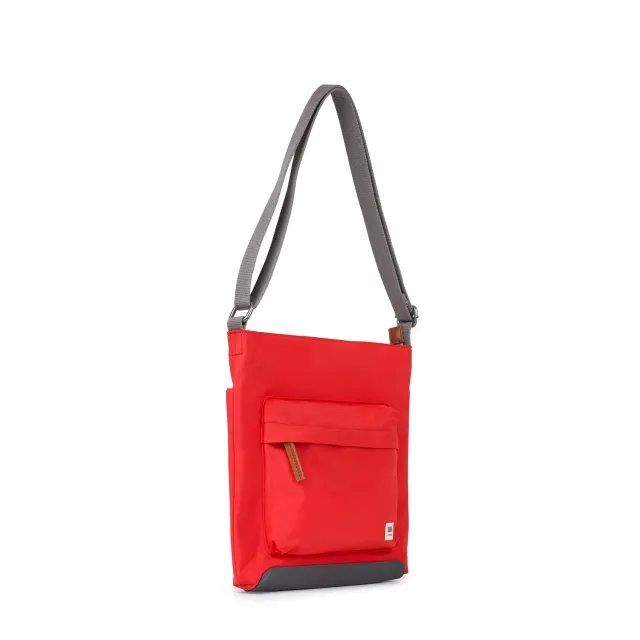 Roka London Kennington crossbody taske Medium rød 2,7 liter
