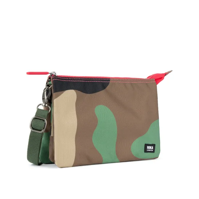 Roka London Carnaby XL crossbody taske Vintage Camo vandafvisende