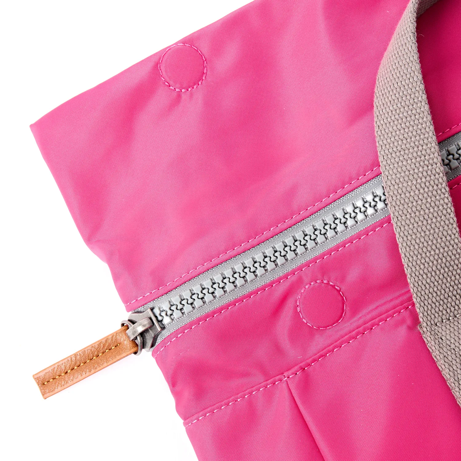 Roka London Canfield Roll Top rygsæk Granita Red vegansk