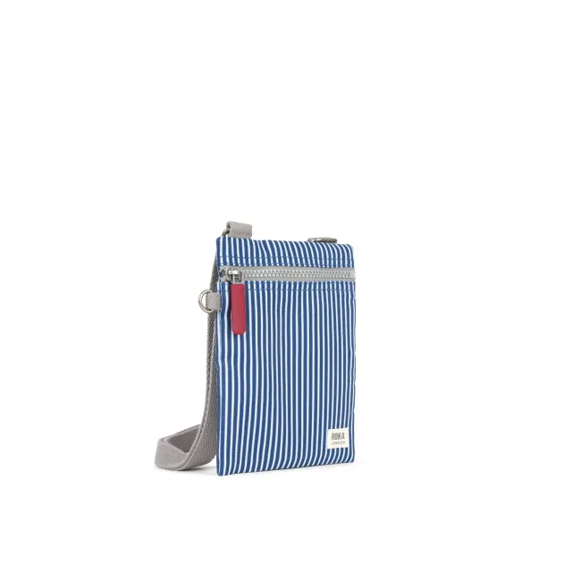 Roka London Chelsea Pocket Sling skuldertaske Blue Hickory XS let