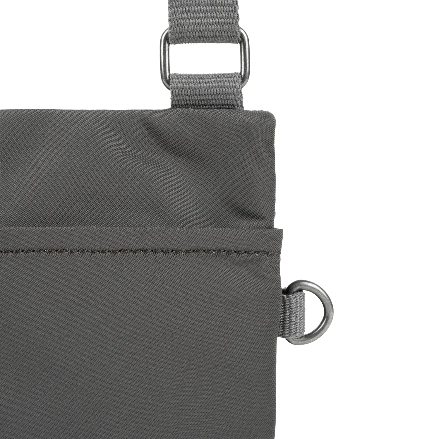 Roka London Chelsea Pocket sling taske Graphite XS mini
