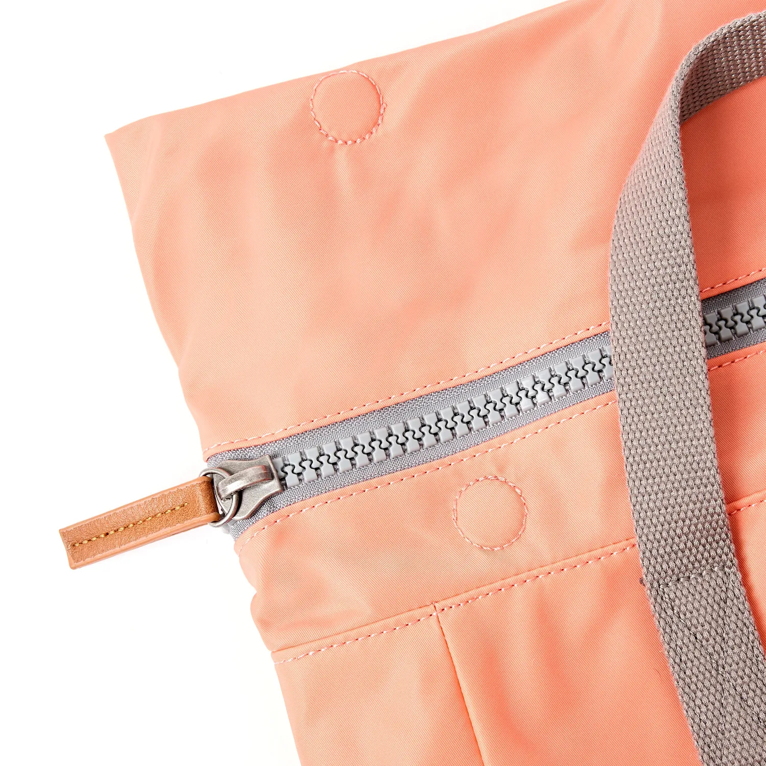 Roka London Canfield rygsæk Sugar Coral laptoprum