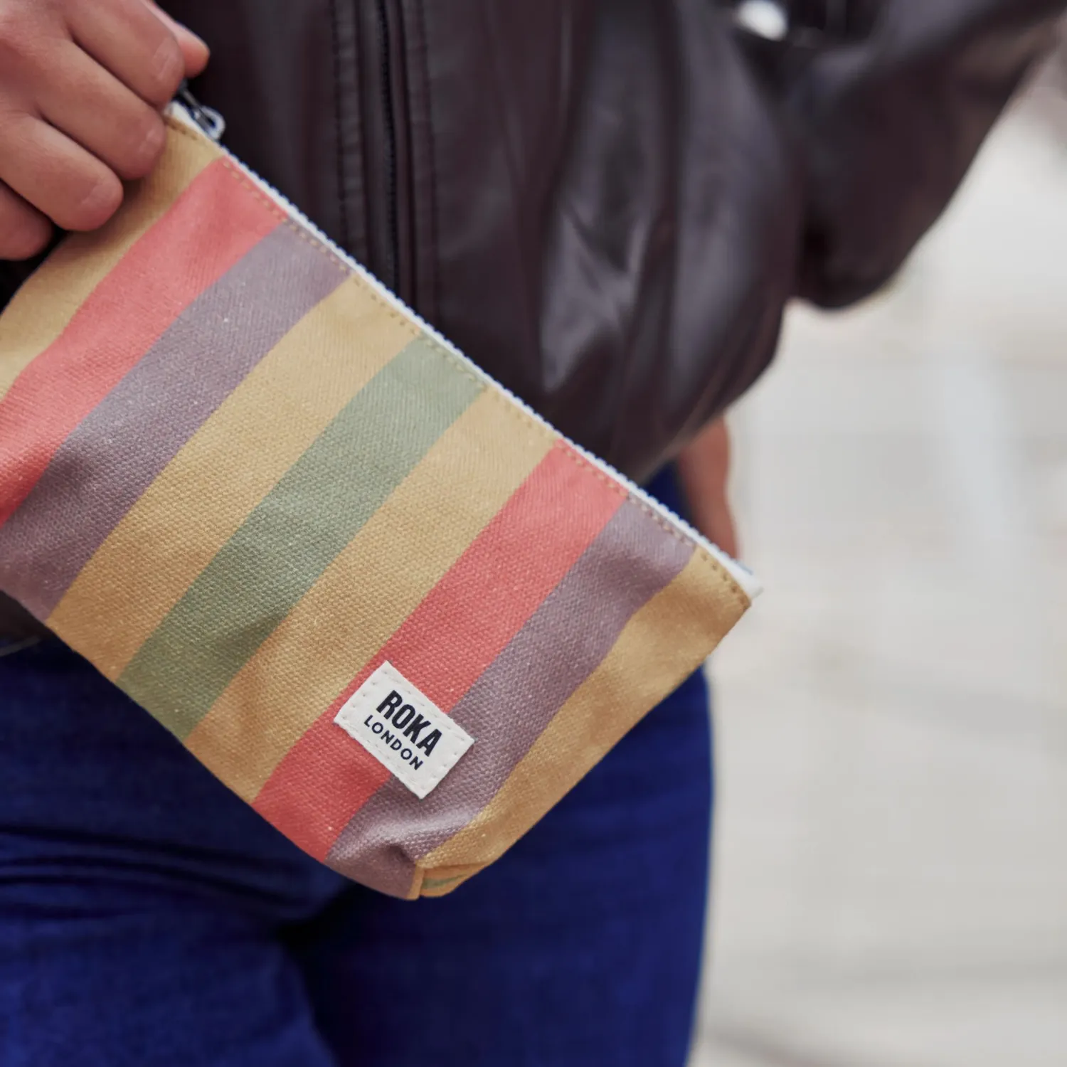 Roka London Maida Vale pouch Small Faded Multi Stripe 1,2 liter