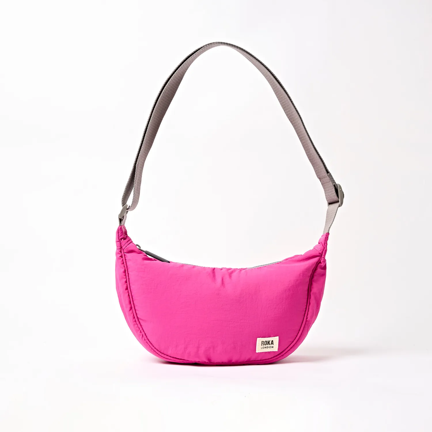 Roka London Farringdon Half Moon Bag crossbody taske Small very berry