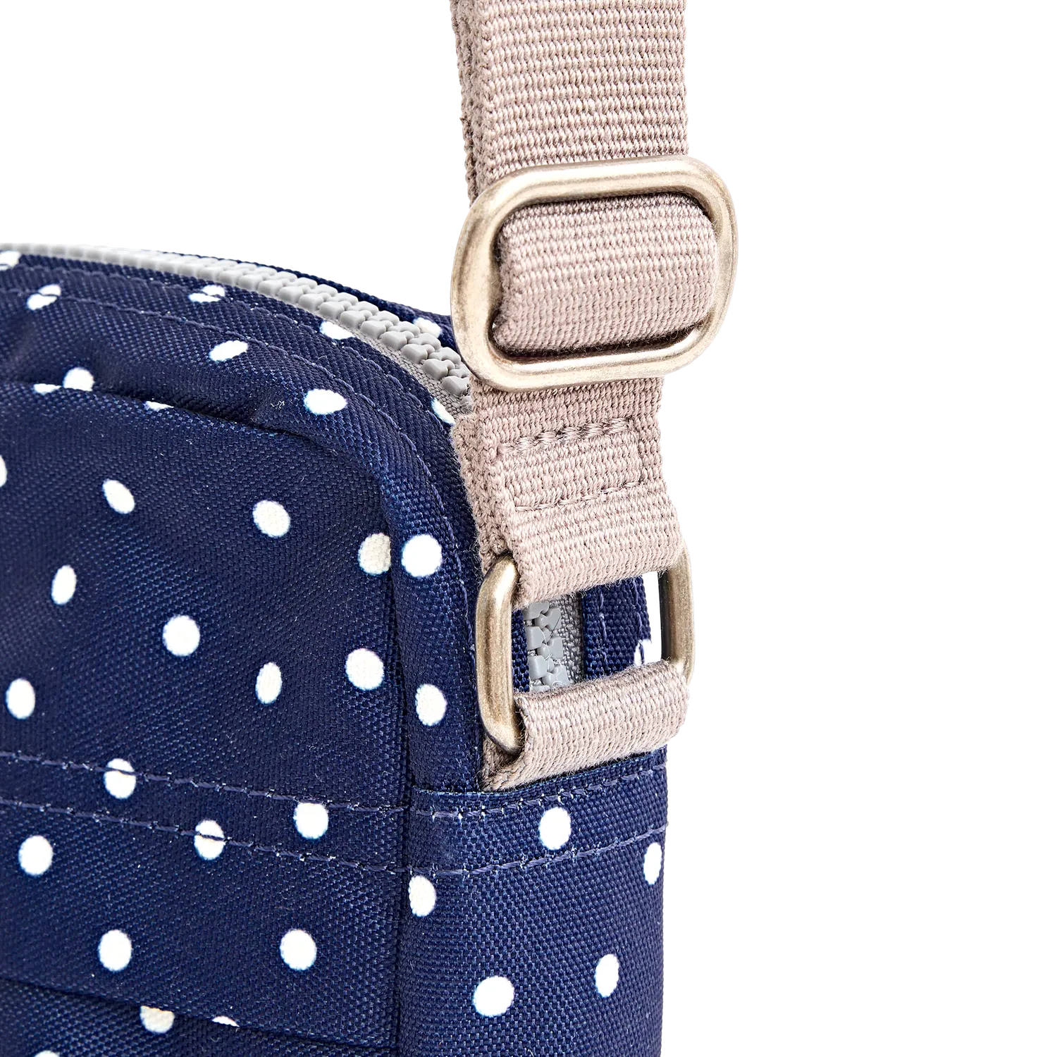 Roka London Bond Pocket crossbody taske Small navy polka dot vandafvisende