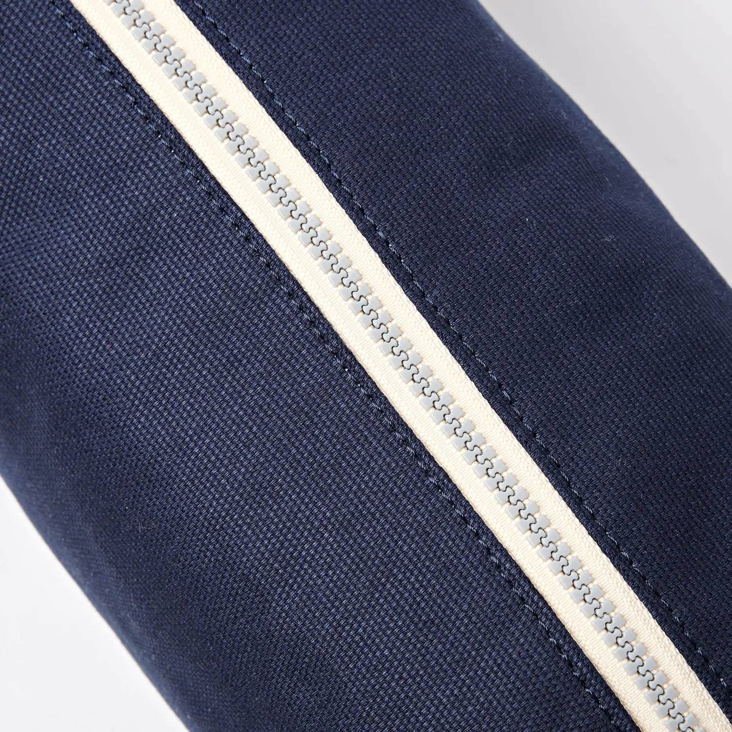 Roka London Maygrove toilettaske midnight small vandafvisende
