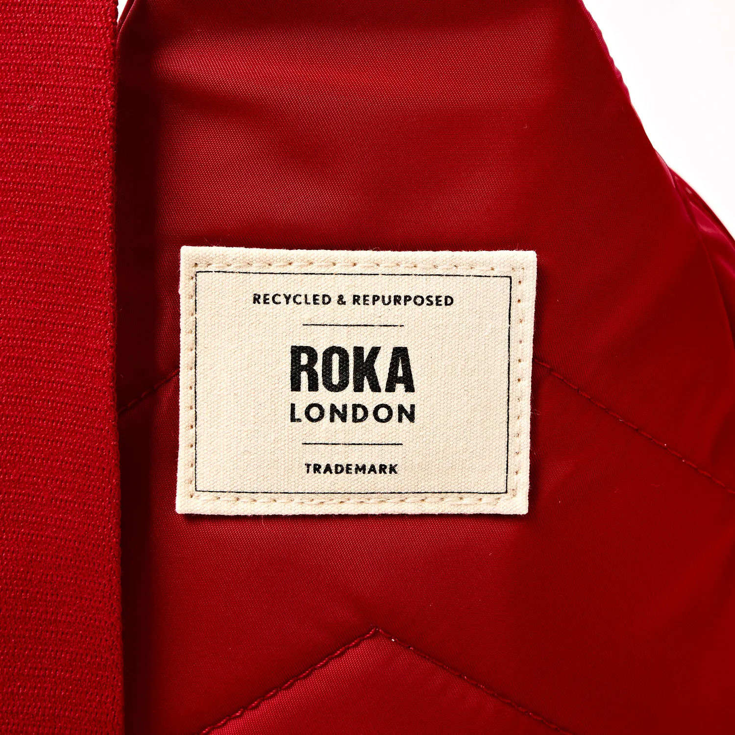 Roka London Willesden sling taske red tonal large 5 liter
